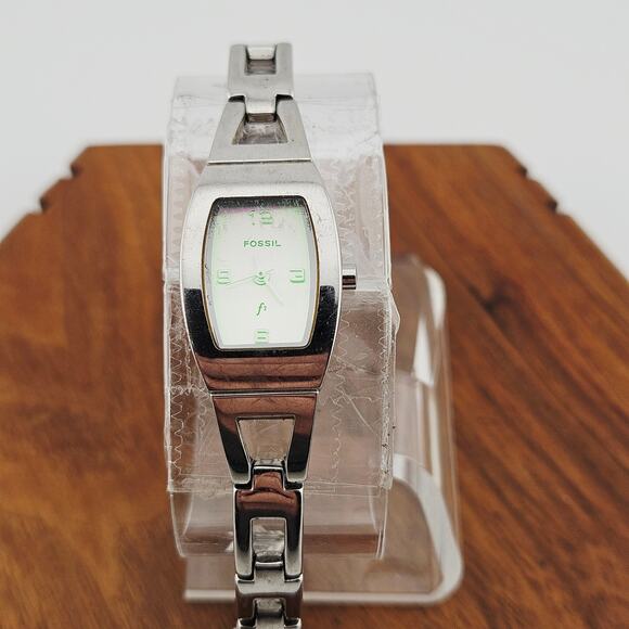 Fossil Women's Silver Tone Bracelet Watch Back Light Y2K Style ES-9860 - Picture 1 of 7